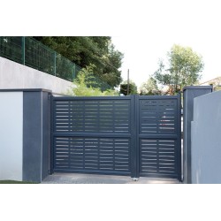 Portail Aluminium contemporain plein et semi-plein sur mesure